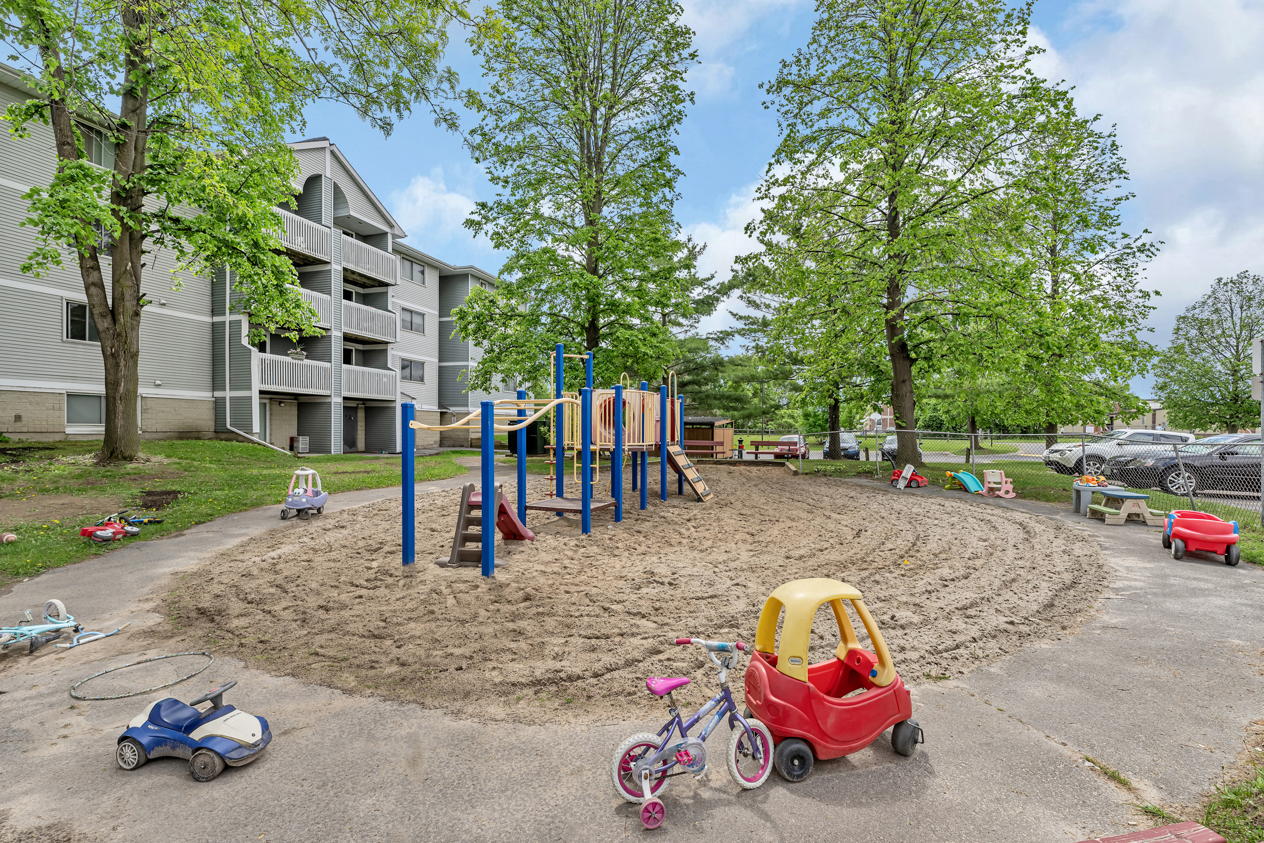 214 Viewmount Drive, Unit 417