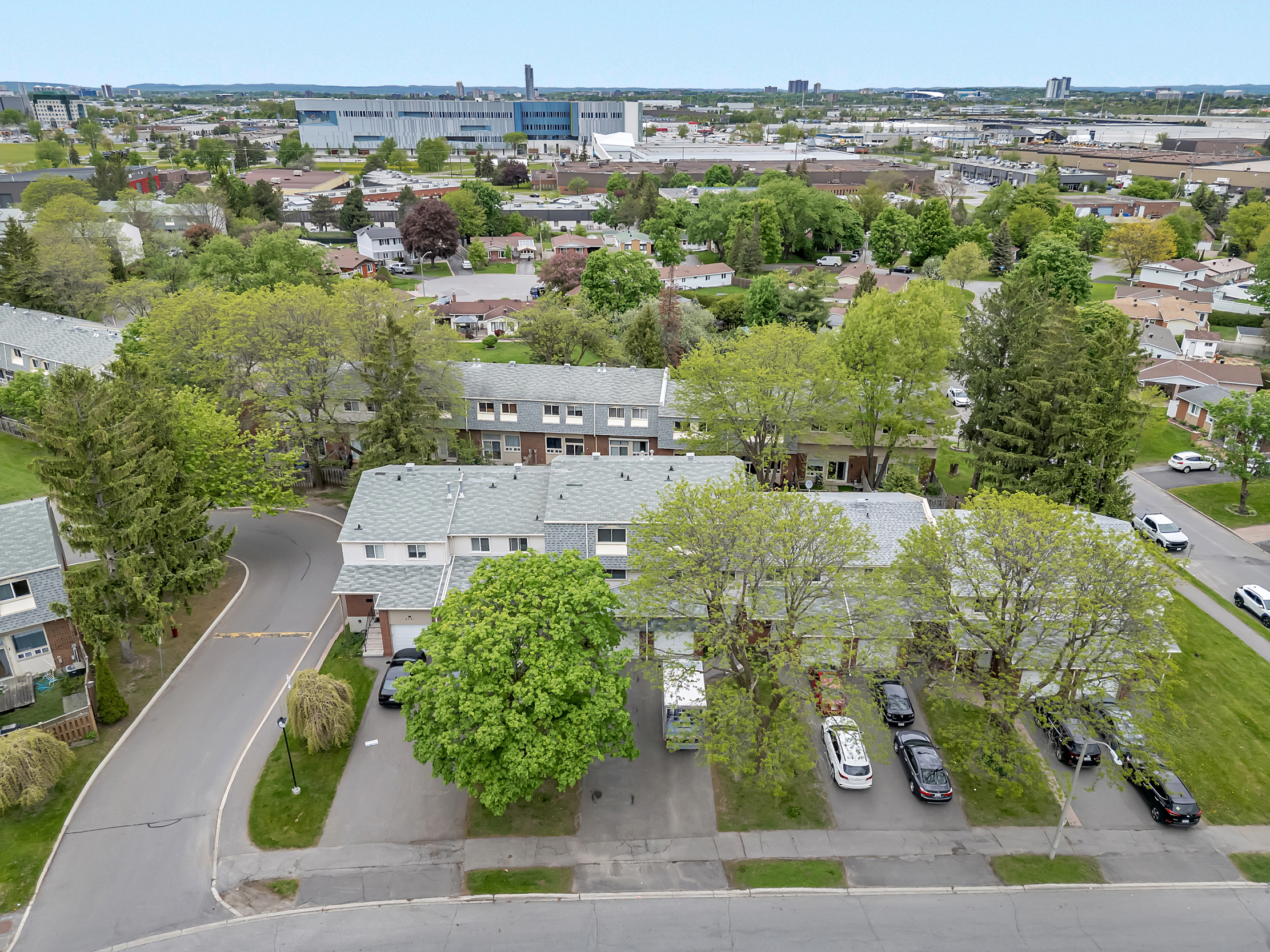 2425 Southvale Crescent