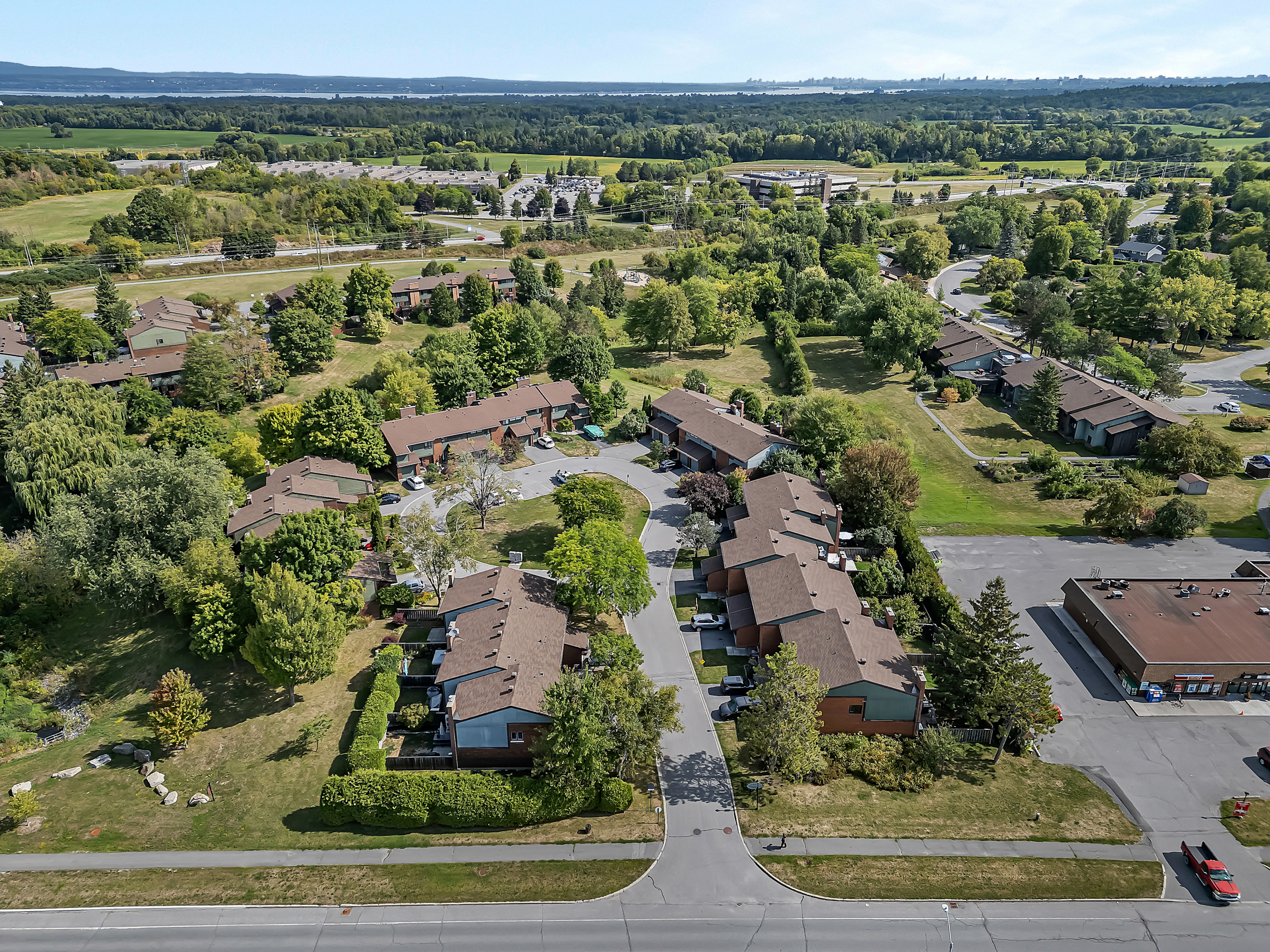 8 Chisholm Court