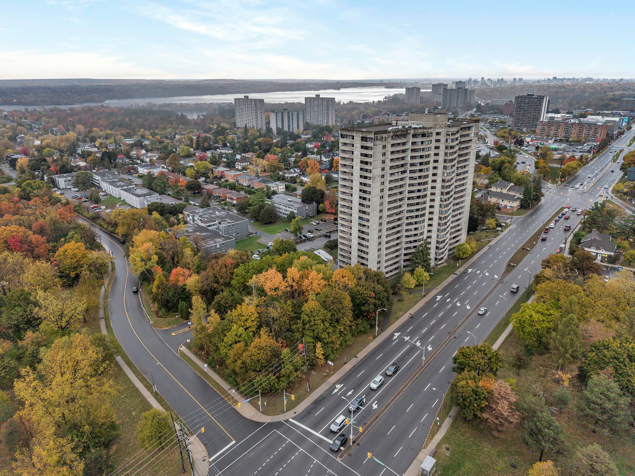 415 Greenview Avenue, Unit 106