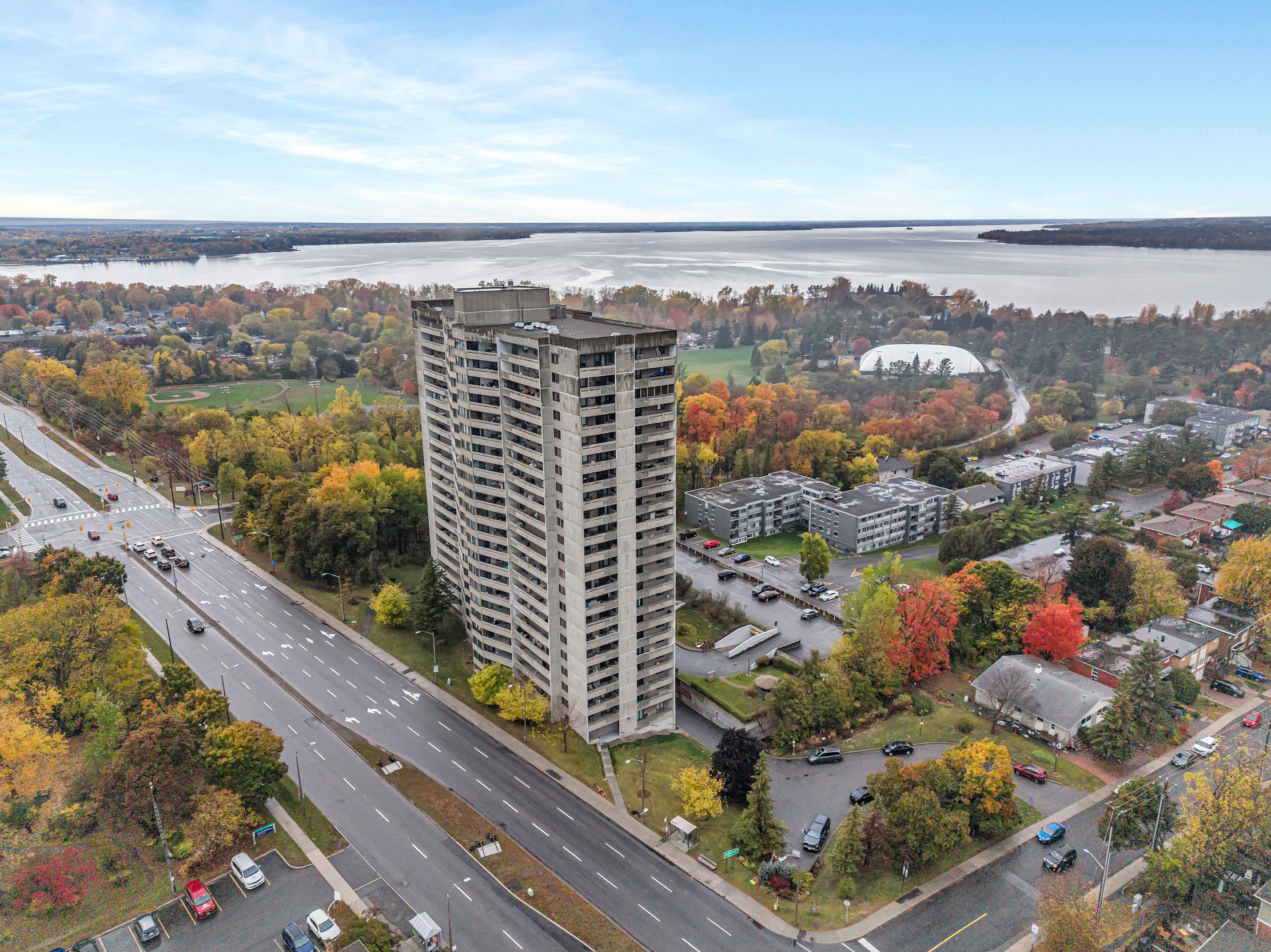 415 Greenview Avenue, Unit 106