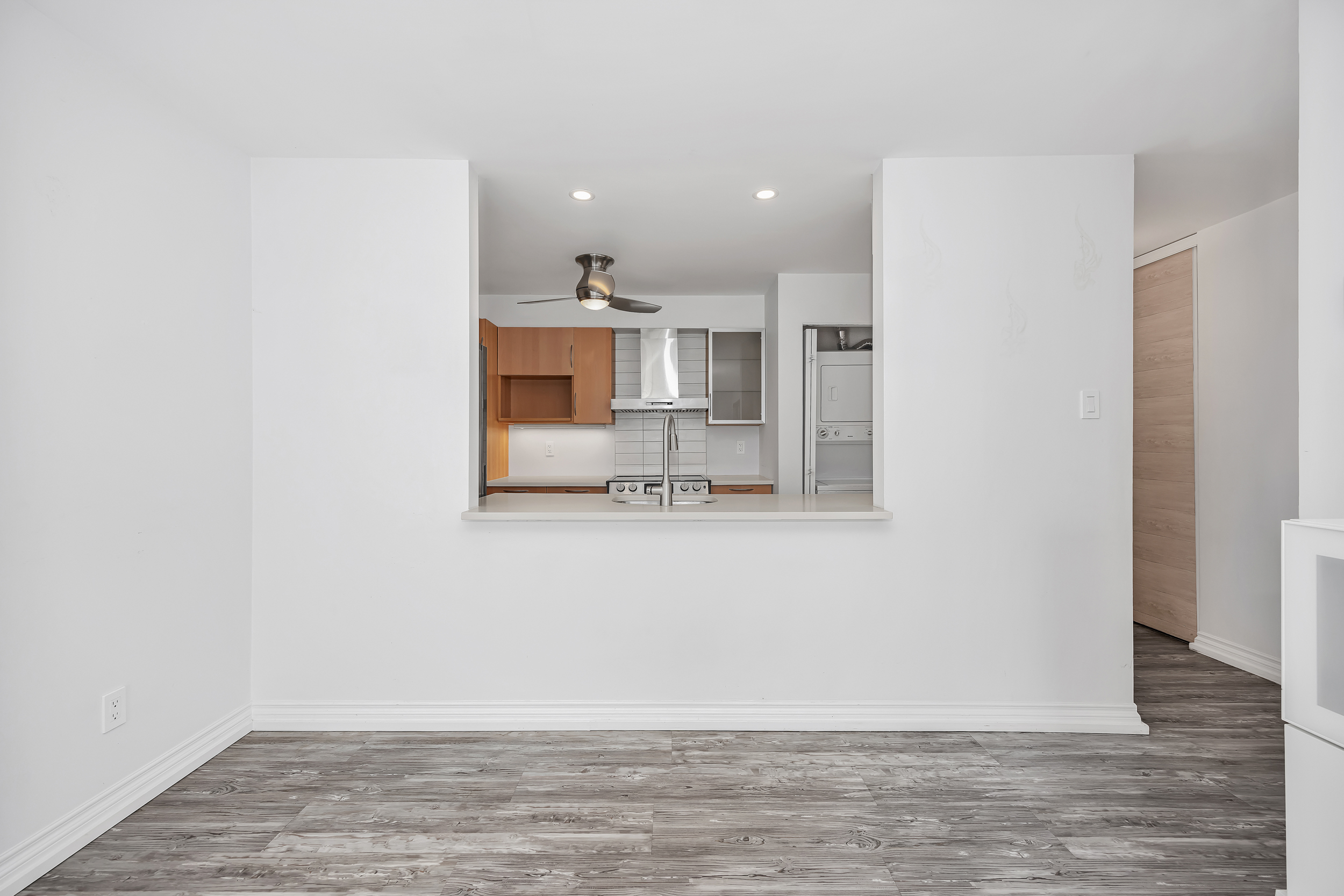 214 Viewmount Drive, Unit 417