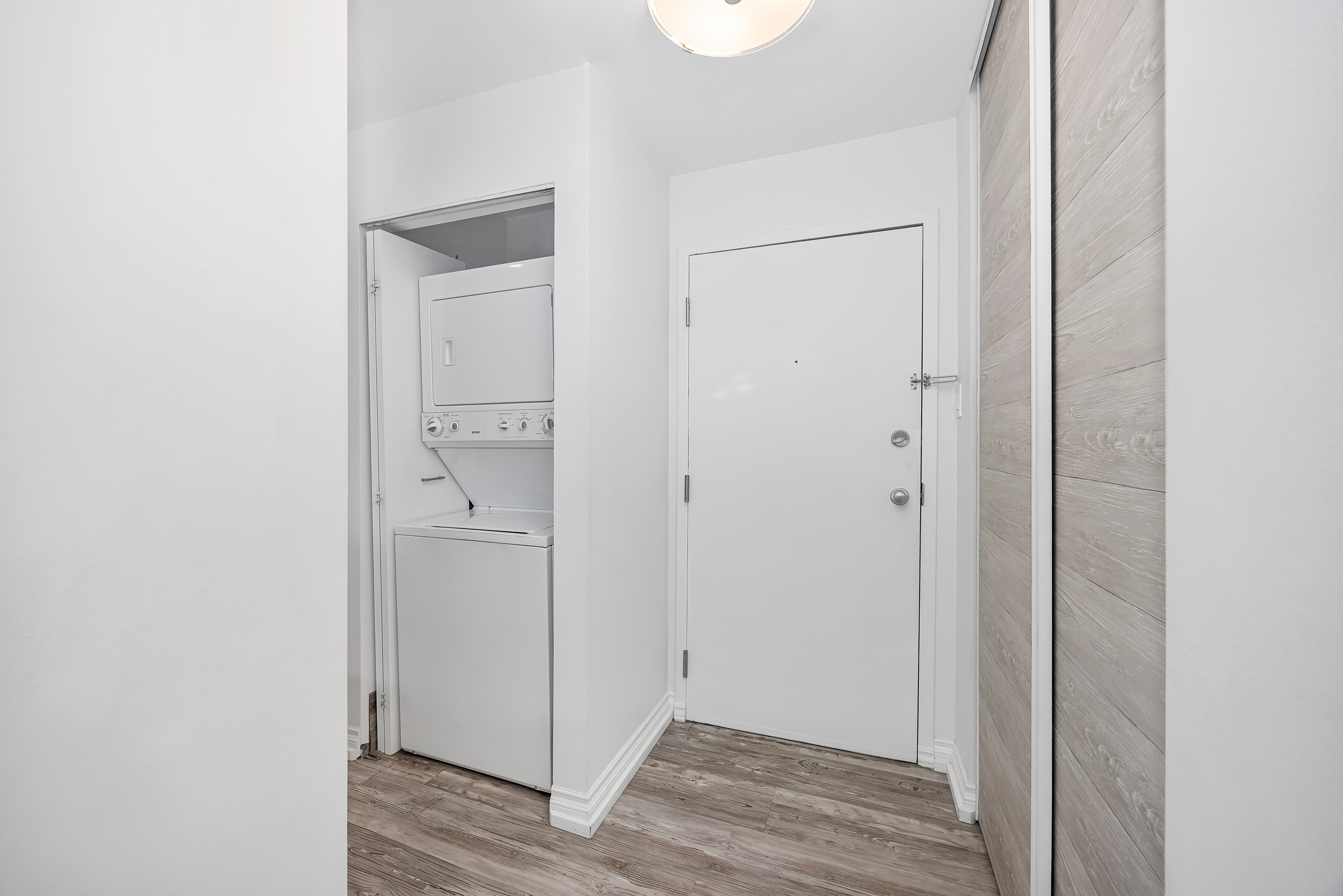 214 Viewmount Drive, Unit 417