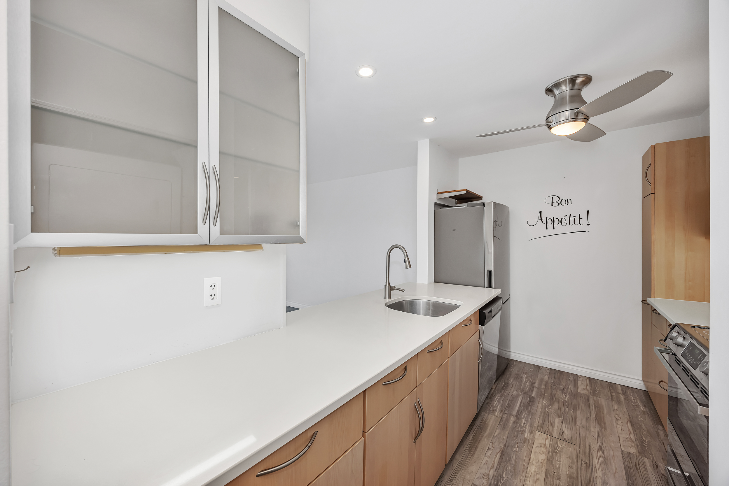 214 Viewmount Drive, Unit 417