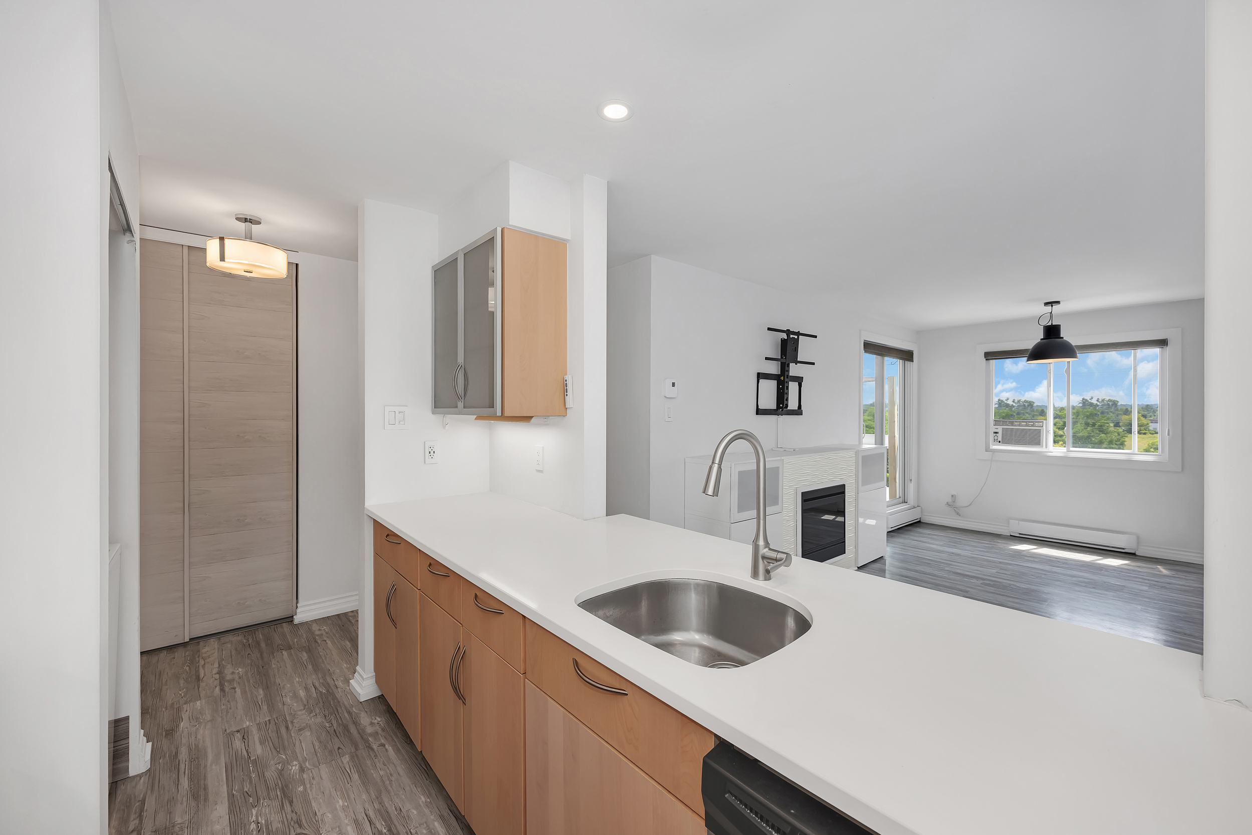 214 Viewmount Drive, Unit 417