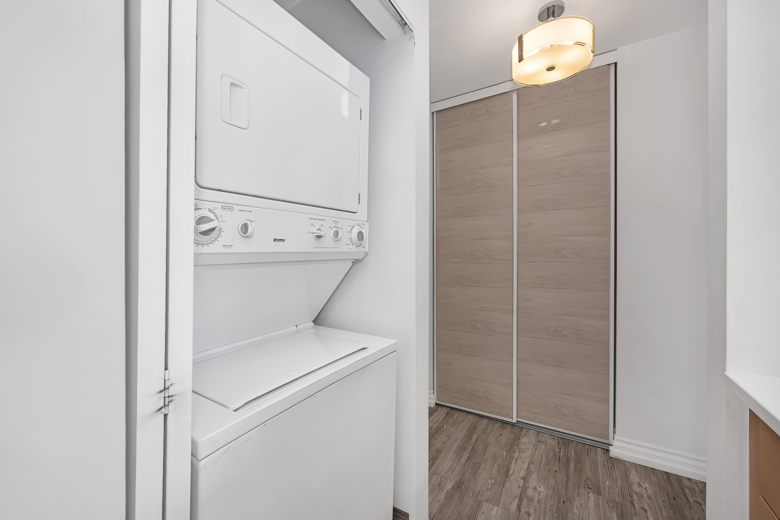 214 Viewmount Drive, Unit 417